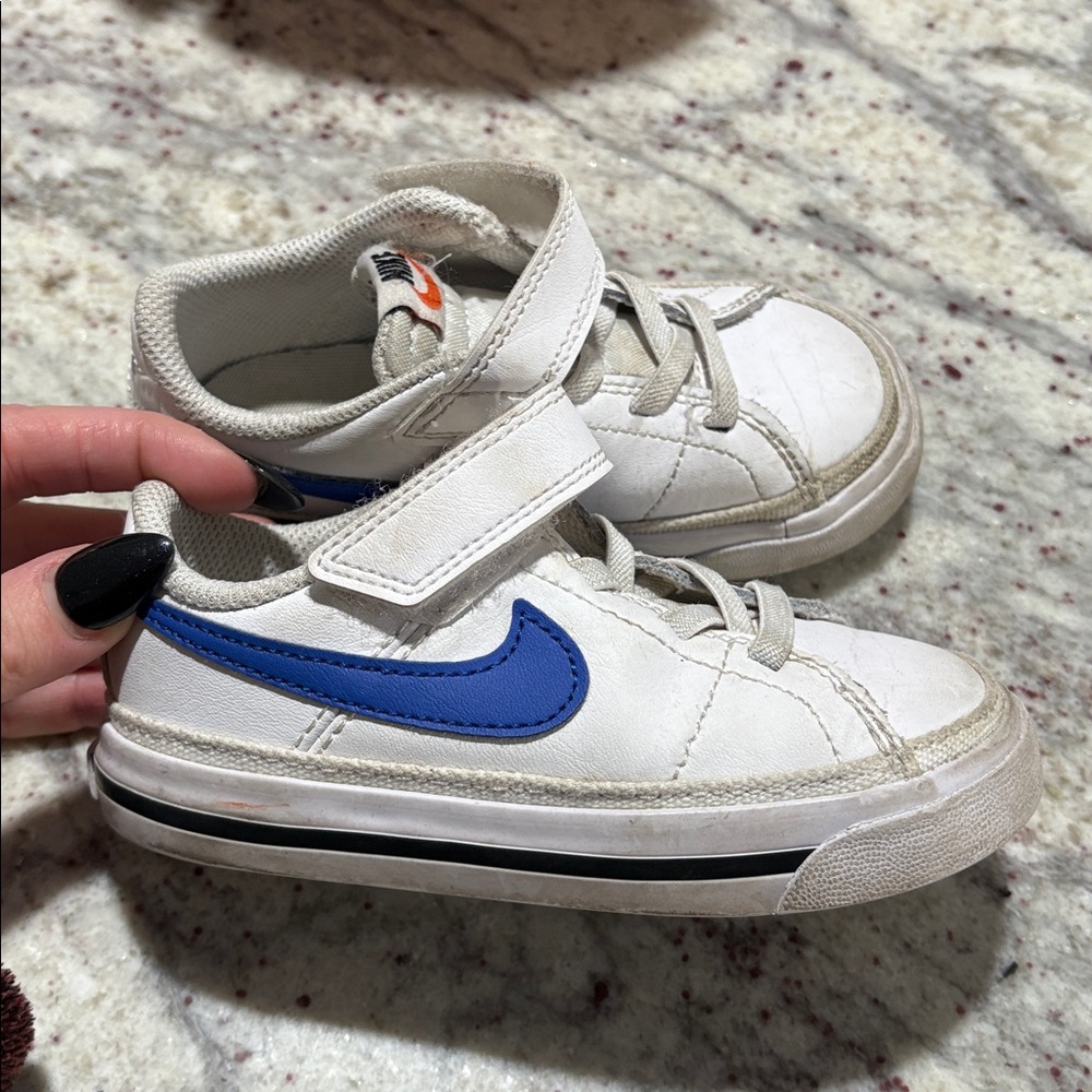 Nike White and Blue Court Legacy Toddler Shoes. Size 8C